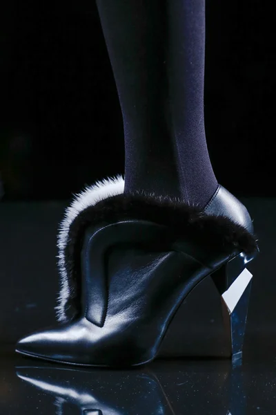 Look 77